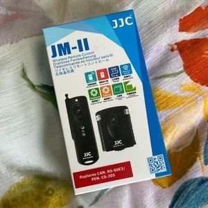 Radio wireless remote control for cameras like Canon Rebel - NEW IN BOX